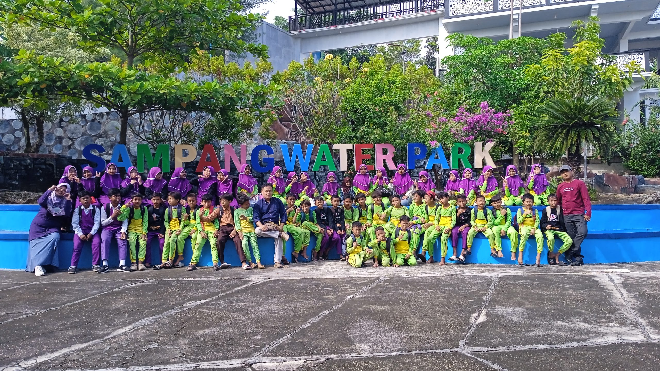UPTD SDN Rongtengah 4 Pilih Praktek Renang Dikolam Sampang Water Park