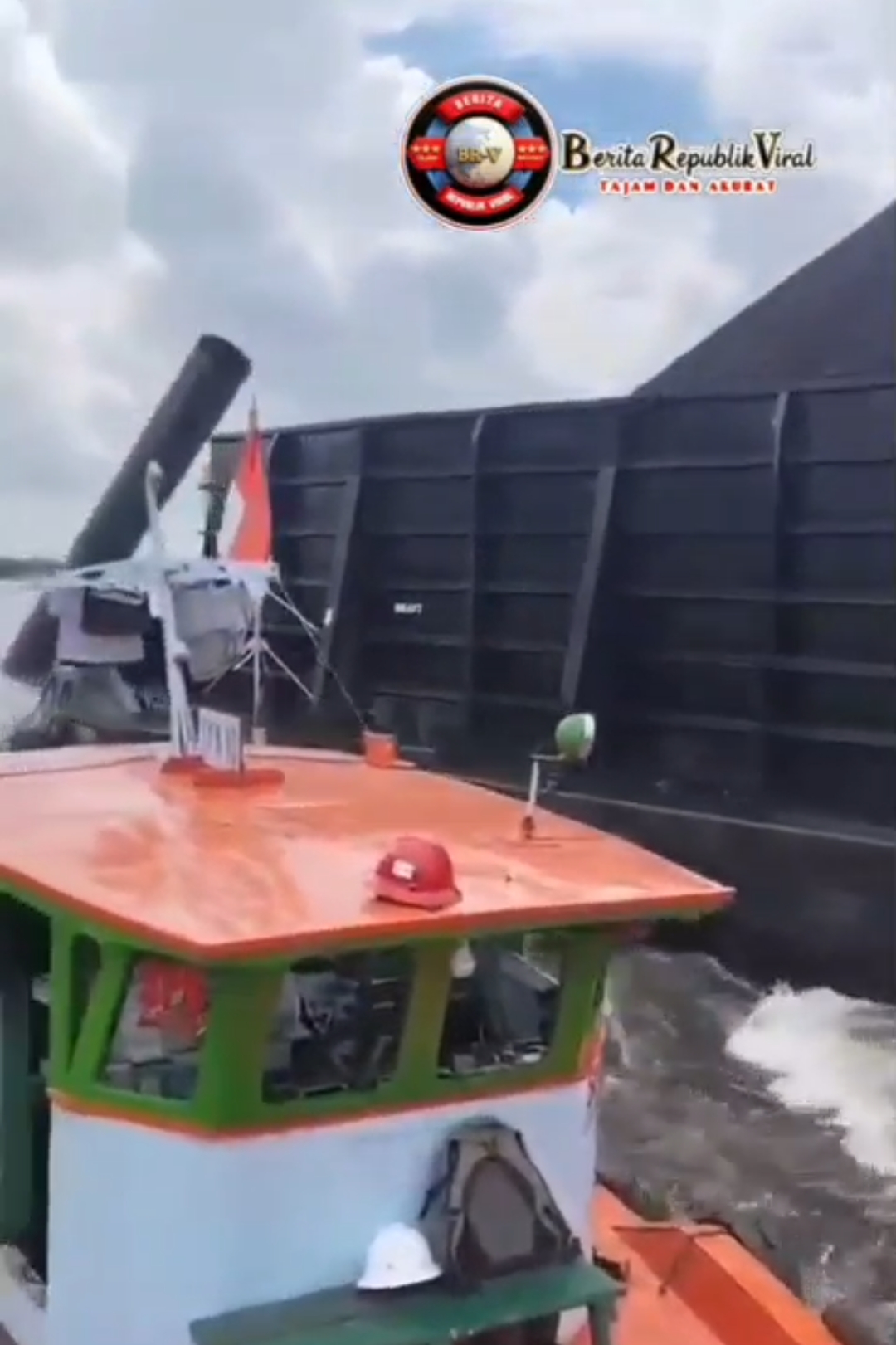 Detik-detik Kapal Tongkang Batu Bara Kembali Tabrak Tiang Pancang Jembatan Lalan Muba, Pengawasan KSOP dan Jalur Sungai Disorot