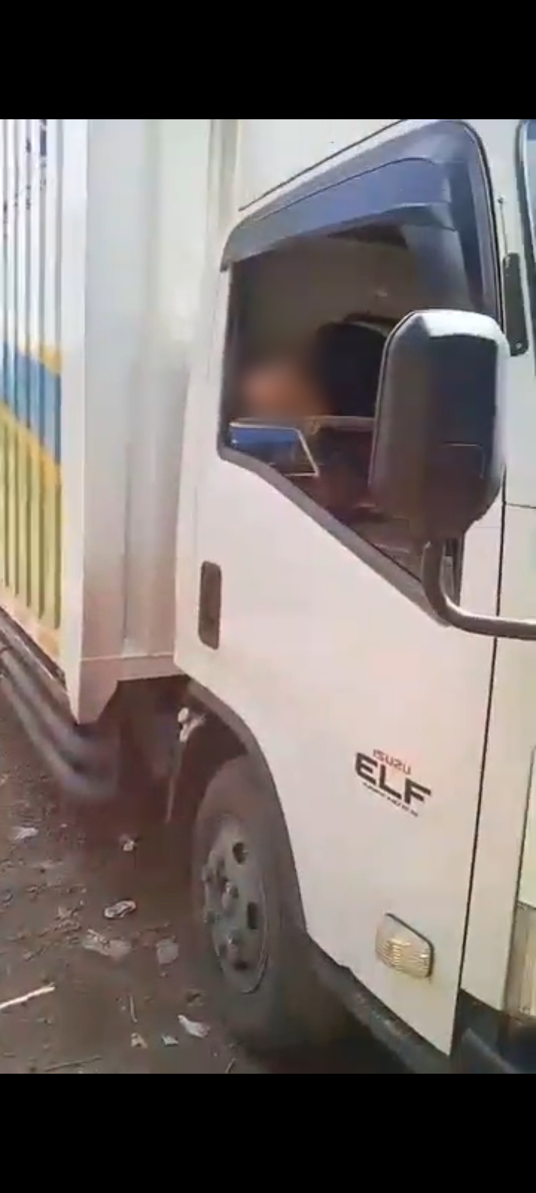 SUPIR TRUK MENINGGAL DUNIA SAAT NGANTRI MINYAK DI KIOS SEMBAWA