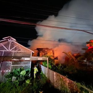 Polisi Bergerak Cepat Saat Kebakaran Rumah Di Sangatta Utara