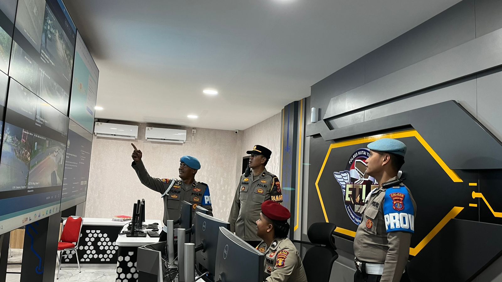Posko Digital Comand Center Polres Kutai Timur Siaga 24 Jam, Call Center 110 Terus Layani Masyarakat