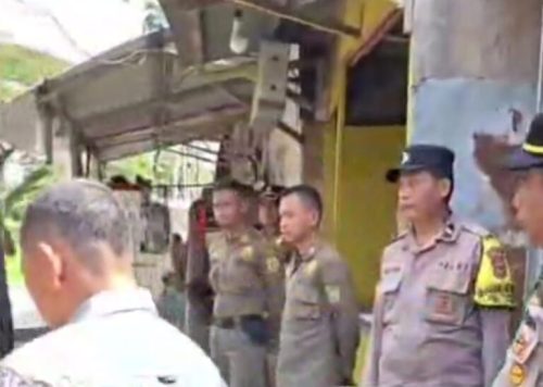 Kegiatan Foto : Gercep Polsek Tamansari Bersama Muspika Gerebek Lokasi Peredaran Obat Terlarang