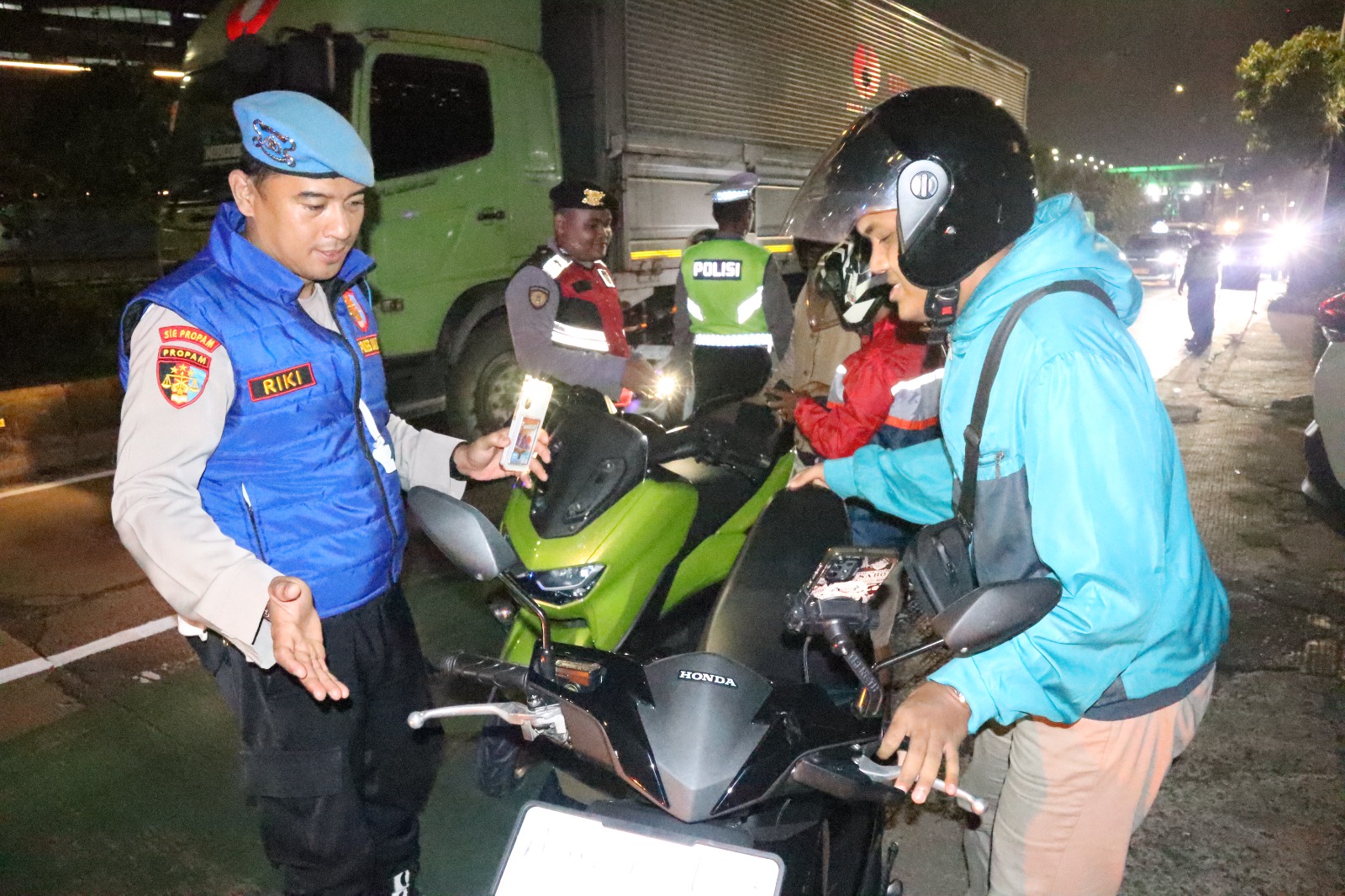 44 Personel Gabungan Sisir Titik Rawan Kejahatan Jalanan di Jakarta Barat