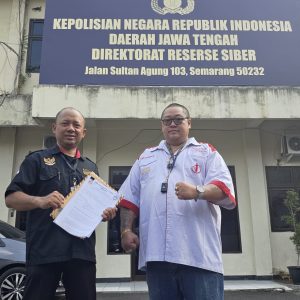 Adv. Donny Andretti (FERADI WPI-SUBUR JAYA LAWFIRM) Dampingi Eko Affandy Adukan Oknum terduga penipuan online di DitResSiber Polda Jateng