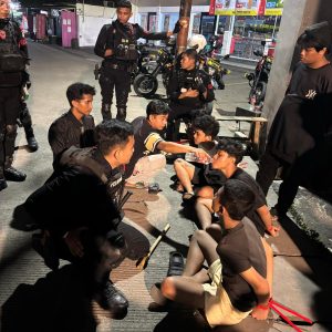 Antisipasi Tawuran Dini Hari, Tim Patra Satbrimob Polda Metro Jaya Amankan Pemuda Membawa Senjata Tajam di Bekasi
