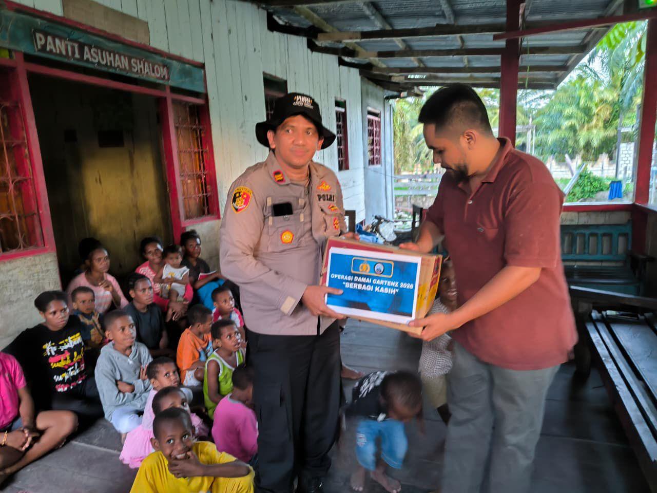 Tawa Anak-Anak Papua Sambut Kehadiran Satgas Damai Cartenz, Hangatkan Panti Asuhan di Keerom