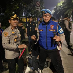 Razia Kejahatan Jalanan di Tubagus Angke, Polisi Temukan Sajam jenis Golok dari Seorang Pengendara