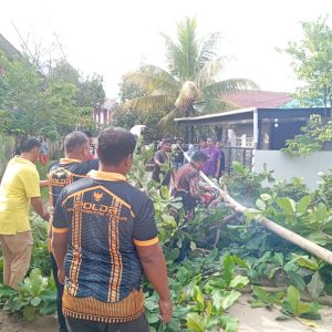 Polsek Sangatta Utara Perkuat Sinergi Dengan Masyarakat Melalui Gotong Royong Lingkungan Dan Ketahanan Pangan