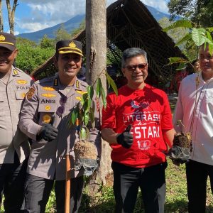 Sekjen Kementerian Luar Negeri Lakukan Penanaman Pohon IMLF-4 di Tabing Barasok