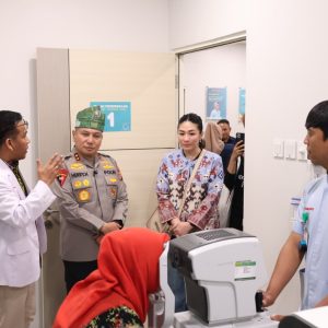 Kolaborasi Kemanusiaan, Polda Riau Bantu 310 Warga Ikut Operasi Katarak Gratis