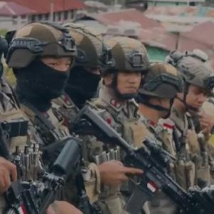 Satgas Damai Cartenz Amankan Ibadah dan Laksanakan Patroli Jalan Kaki di Puncak