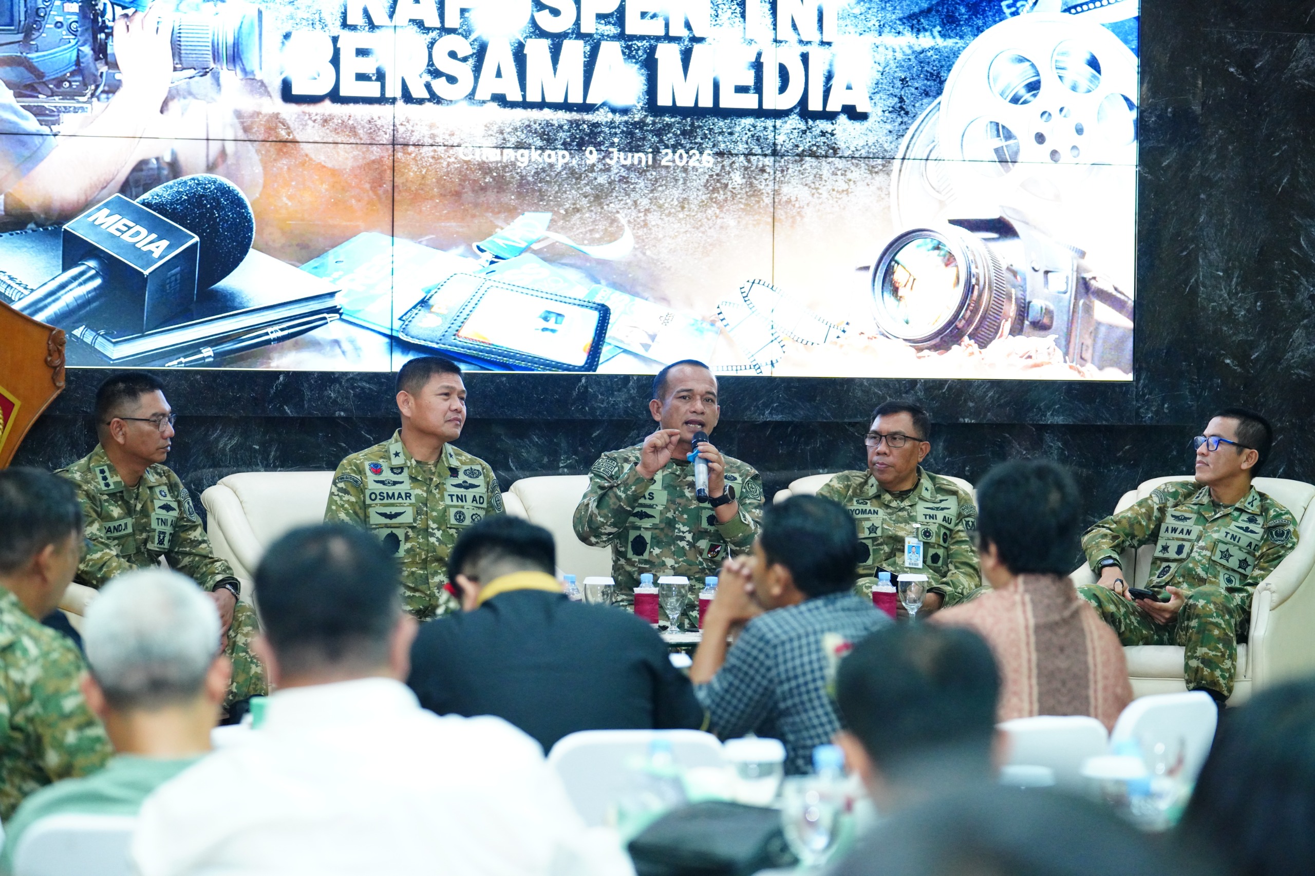 Perkuat Sinergi Informasi, Kapuspen TNI Gelar Dialog Bersama Insan Pers