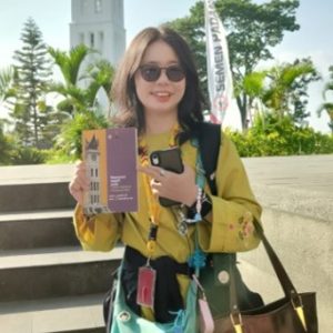 DARI SEORANG VOLUNTEER MENJADI PANITIA: PERJALANAN BERHARGA EVELINA LIMBERNIA, S. HUM DI IMLF-4
