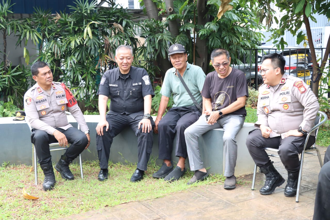 Jaga Jakarta On The Spot, Polsek Kebon Jeruk Perkuat Sinergi dengan Satkamling dan Warga