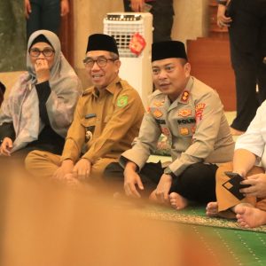 Kapolres Dan Bupati Kutim Turun Langsung Menyambut Kepulangan Jamaah Haji Kutim Di Warnai Suasana Haru