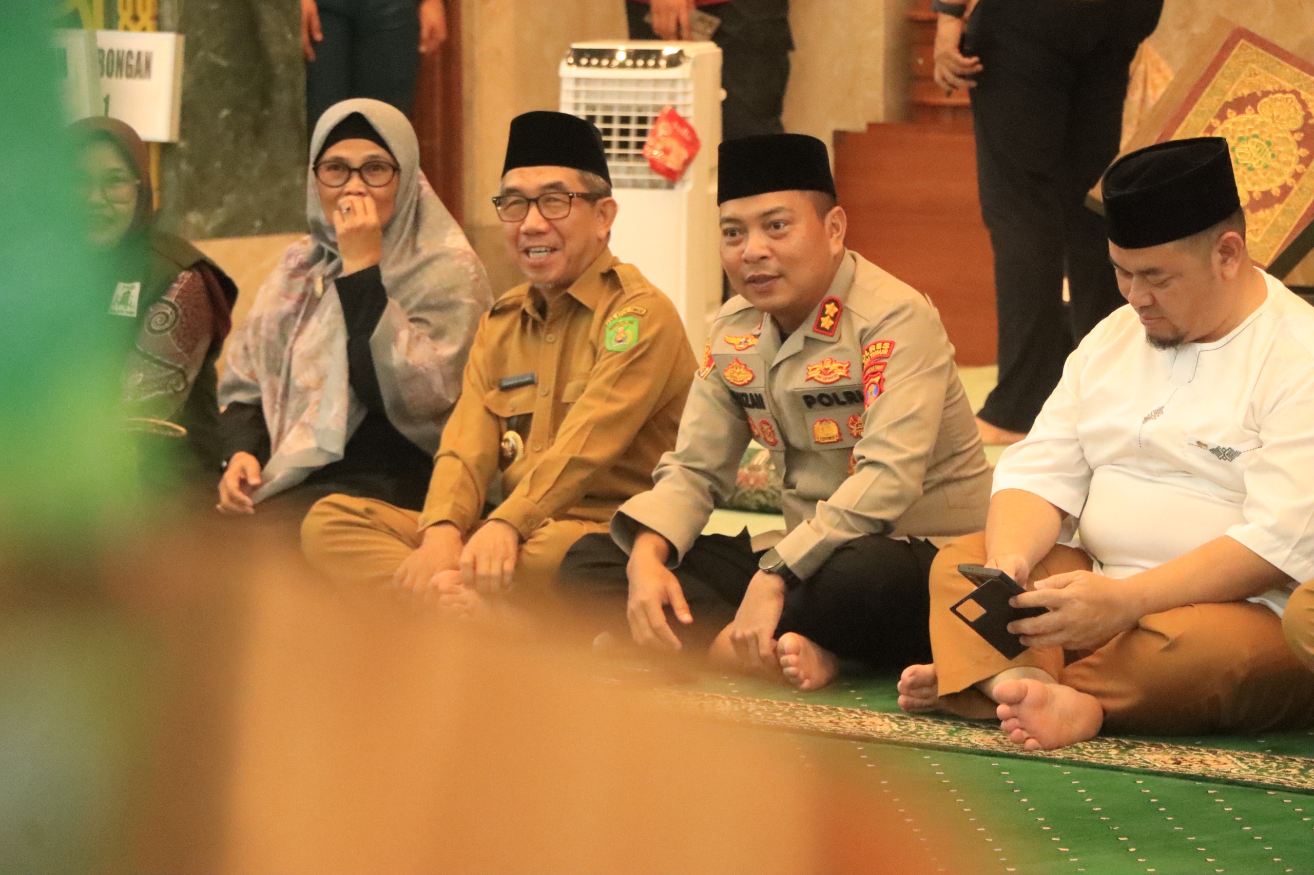 Kapolres Dan Bupati Kutim Turun Langsung Menyambut Kepulangan Jamaah Haji Kutim Di Warnai Suasana Haru