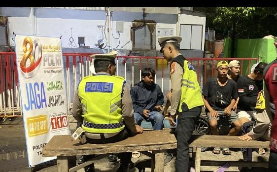 Jaga Jakarta On The Spot di Muara Angke, Polisi Serap Aspirasi ABK dan Perkuat Keamanan