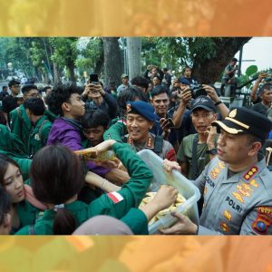 Pengamanan Humanis Warnai Aksi Penyampaian Aspirasi Mahasiswa di Gedung DPRD Sumut