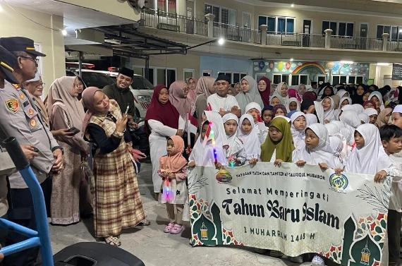 Ratusan Warga Muara Angke Meriahkan Pawai Obor Sambut Tahun Baru Islam 1 Muharram 1448 H