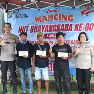 Sambut Hari Bhayangkara ke-80 Jadi Ajang Silaturahmi, Polsek Kembangan Gelar Lomba Mancing Bersama Warga