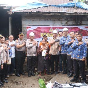 Jelang Hari Bhayangkara ke – 80, Kapolres Simalungun Gelar Bedah Rumah : Nenek 76 Tahun Sambut Harapan Baru