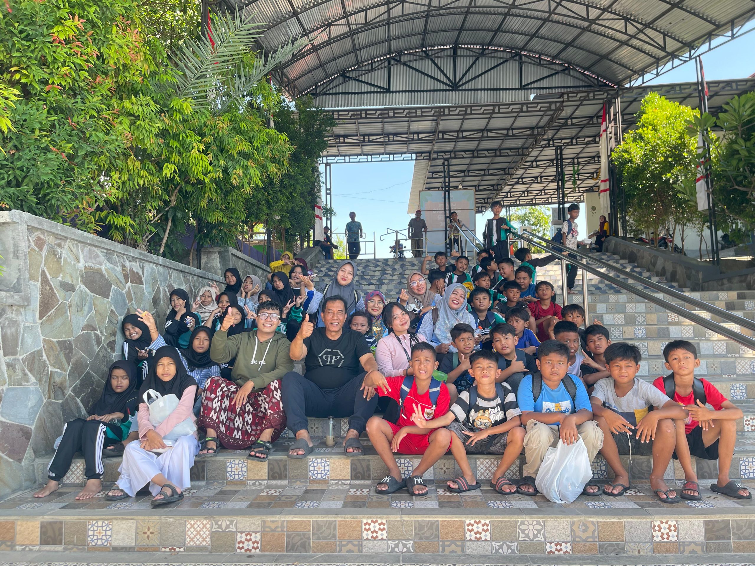UPTD SDN Rongtengah 1 Ramaikan Sampang Water Park