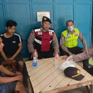 Jaga Jakarta On The Spot, Polsek Kawasan Muara Baru Ajak Pedagang Ikan Wujudkan Kamtibmas Kondusif