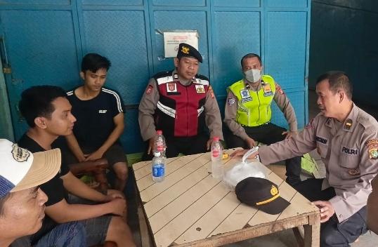 Jaga Jakarta On The Spot, Polsek Kawasan Muara Baru Ajak Pedagang Ikan Wujudkan Kamtibmas Kondusif