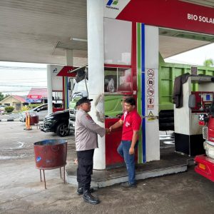 Polsek Sangatta Utara Monitoring SPBU, Pastikan Stok BBM Aman Dan Antisipasi Pengetap Pasca Penyesuaian Harga