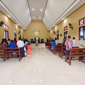 Polsek Teluk Pandan Amankan Ibadah Minggu Di Gereja Toraja Bukit Zaitun, Jemaat Beribadah Dengan Khusyuk