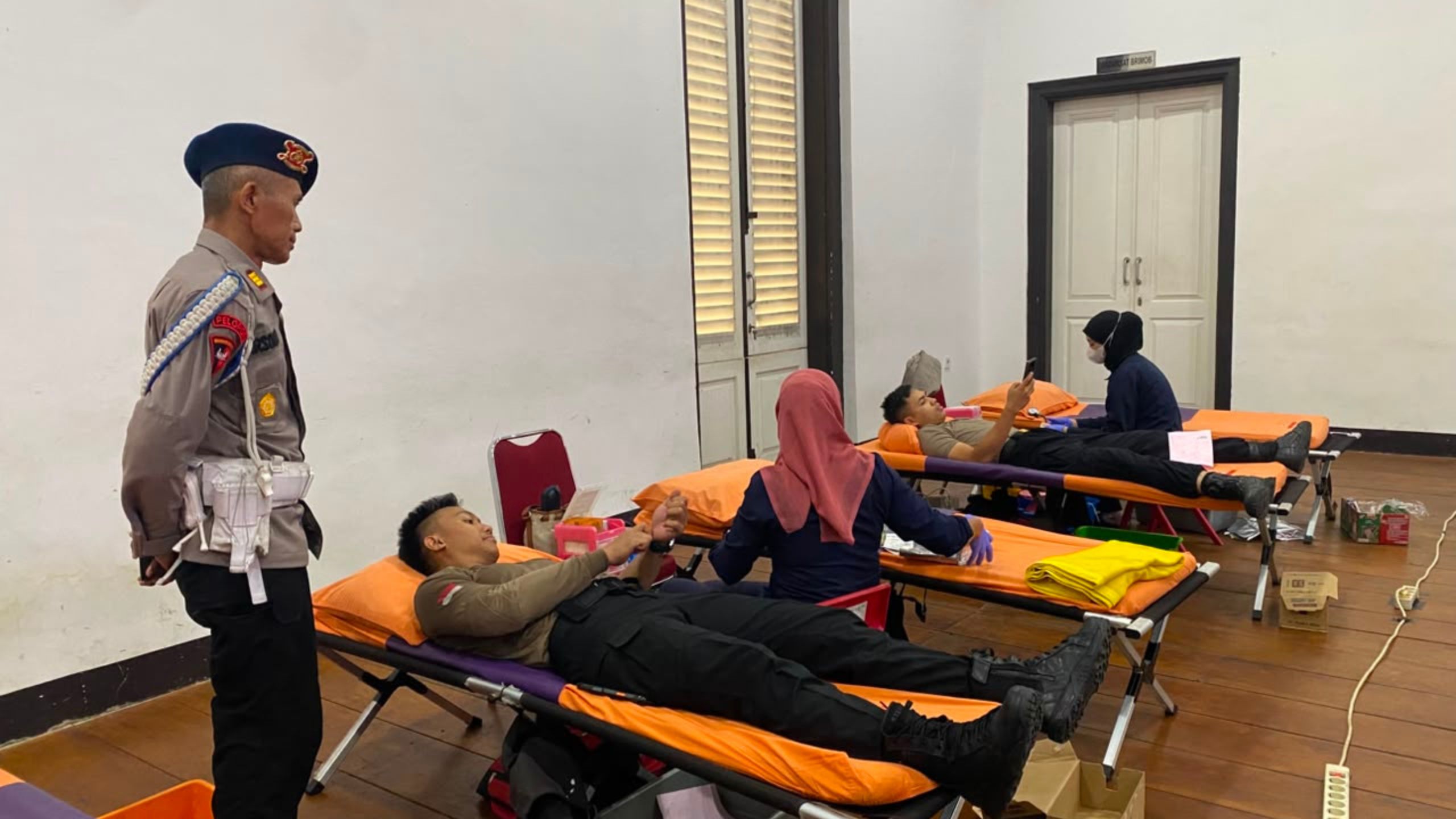 Brimob Polda Metro Jaya Gelar Donor Darah dI Hari Bhayangkara ke-80, Libatkan 100 Personel