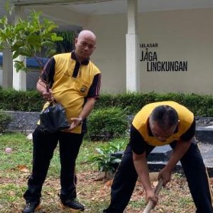 JASRI KURVE DAN PENANAMAN POHON DALAM RANGKA GERAKAN INDONESIA ASRI SAMBUT HARI BHAYANGKARA KE- 80