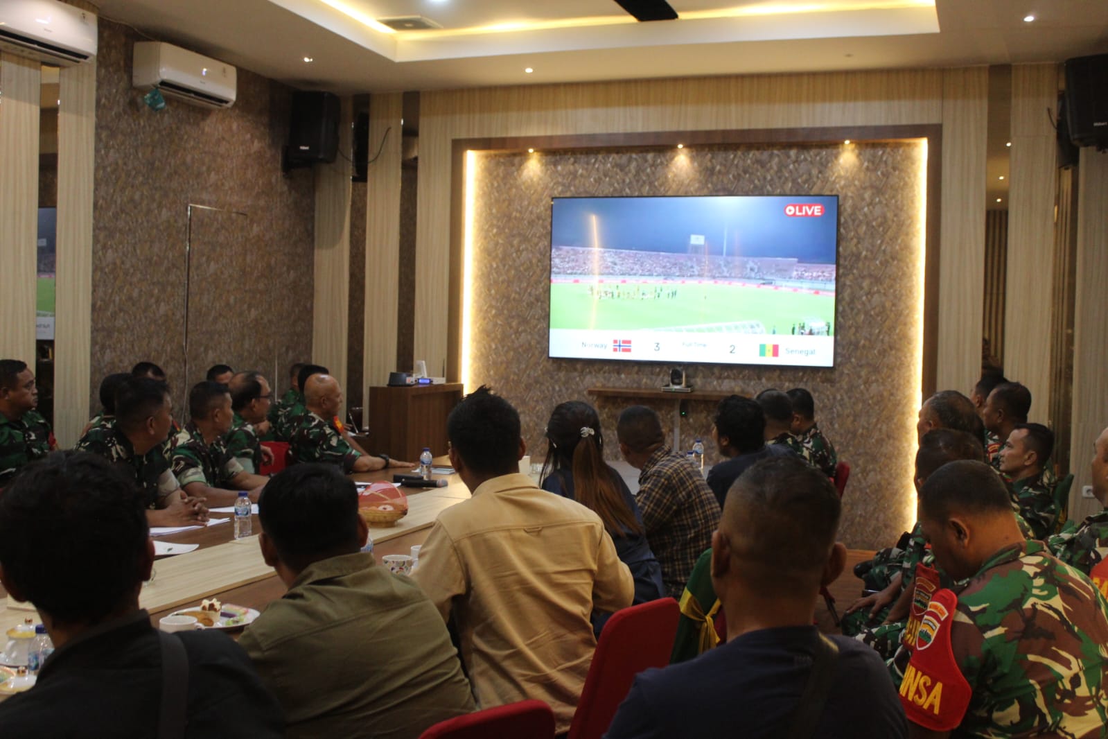 Segelas Kopi Tumbuhkan Semangat Kebersamaan, Kodim 0201/Medan Kembali Gelar Nobar Semarak Bola Gembira Piala Dunia 2026