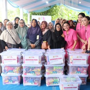 Bhayangkari Polda Metro Jaya Bagikan 750 Paket Sembako di Bojongsari Depok