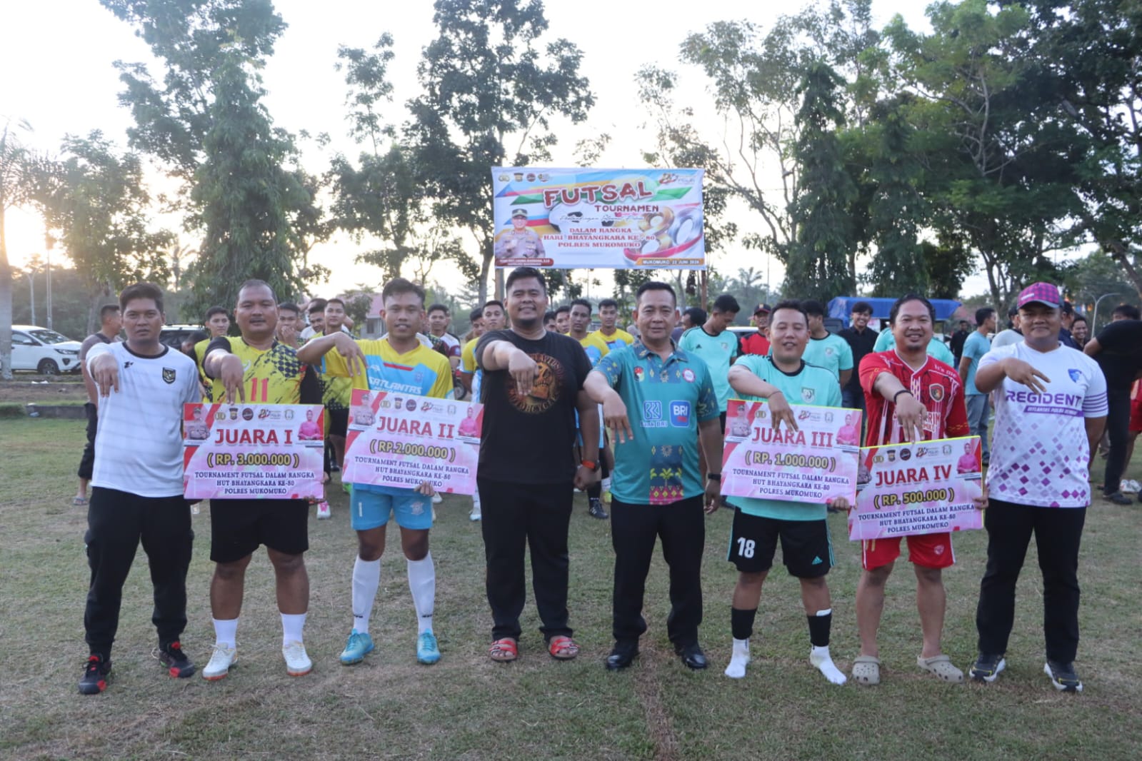 Penutupan Turnamen Futsal Internal Meriahkan Hari Bhayangkara ke-80 Polres Mukomuko
