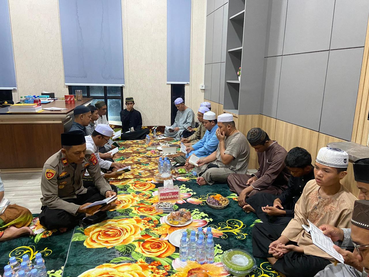 Doa Bersama Dan Yasinan Warnai Malam Jelang Hari Bhayangkara Ke-80 Di Polsek Utara