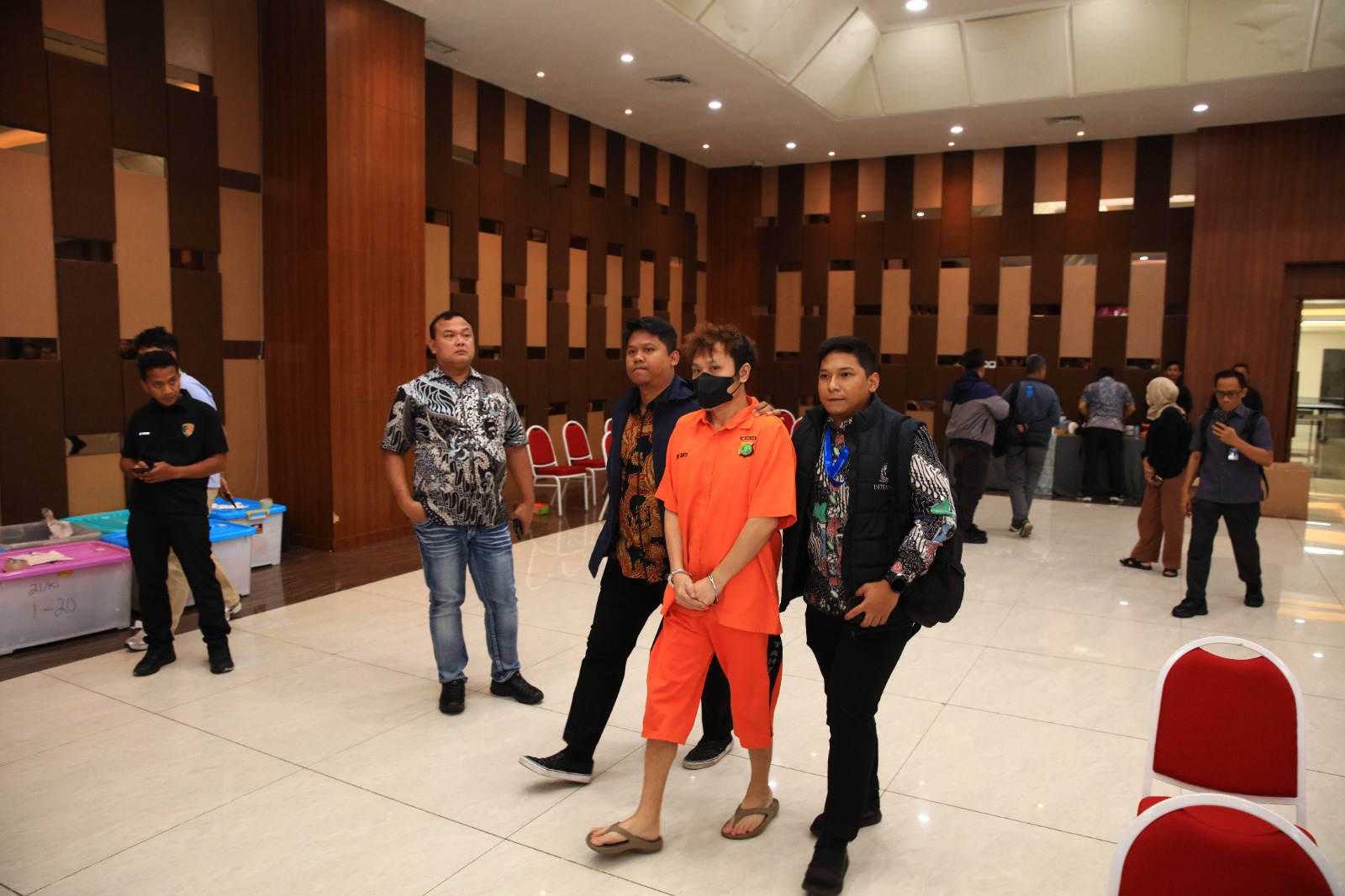 Polri Tangkap Buronan Interpol Beijing, Tegaskan Komitmen Berantas Kejahatan Transnasional