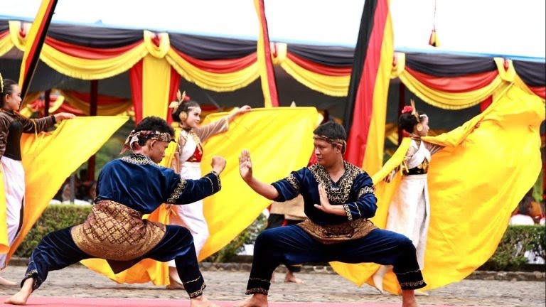 DI TANAH DATAR YANG BERJIWA: HARI KETIGA FESTIVAL MINANGKABAU 2026 — WARISAN BUDAYA MENGALIR KEMBALI, PARIWISATA BERKEJAYAAN, DAN EKONOMI RAKYAT TERBANG MELAMBUNG