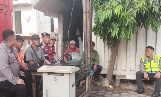 Polsek Kawasan Sunda Kelapa Polres Tanjung Priok, Perkuat Sinergi dengan Pekerja Pelabuhan melalui Program ‘Jaga Jakarta On The Spot