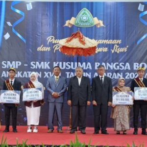 Kegiatan Foto : S M P dan S M K Kusuma Bangsa Gelar Kegiatan Puncak Kebersamaan Pelepasan Siswa Siswi Angkatan XVIII Tahun Ajaran 2025/2026