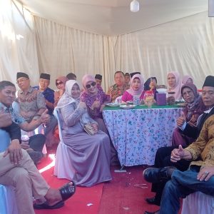 Kompak,  Tretan Alumni SMANSA 88  Tampil Bersama Di Acara Pernikahan Putrinya Bapak Djoesliadi di Desa Jungkarang