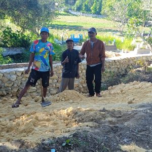 Abul Hayat, Melaksanakan  Perluasan Tahap Awal Area Makam Keluarga Besar Wirojoyo di Jl.Pahlawan Gang 5 Sampang