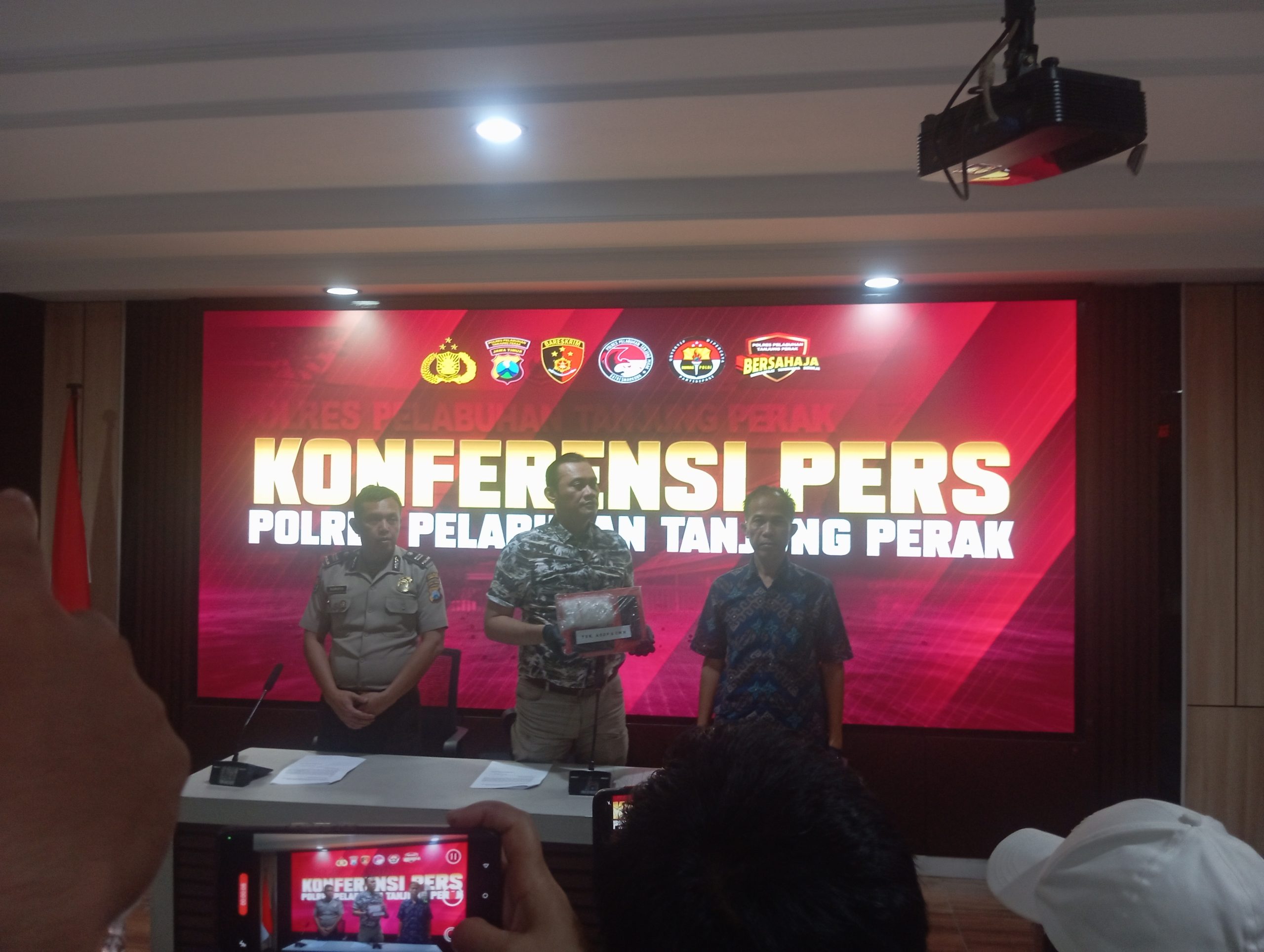 Satresnarkoba Polres Pelabuhan Tanjung Perak Ungkap Peredaran 292,93 Gram Sabu, Dua Tersangka Diamankan
