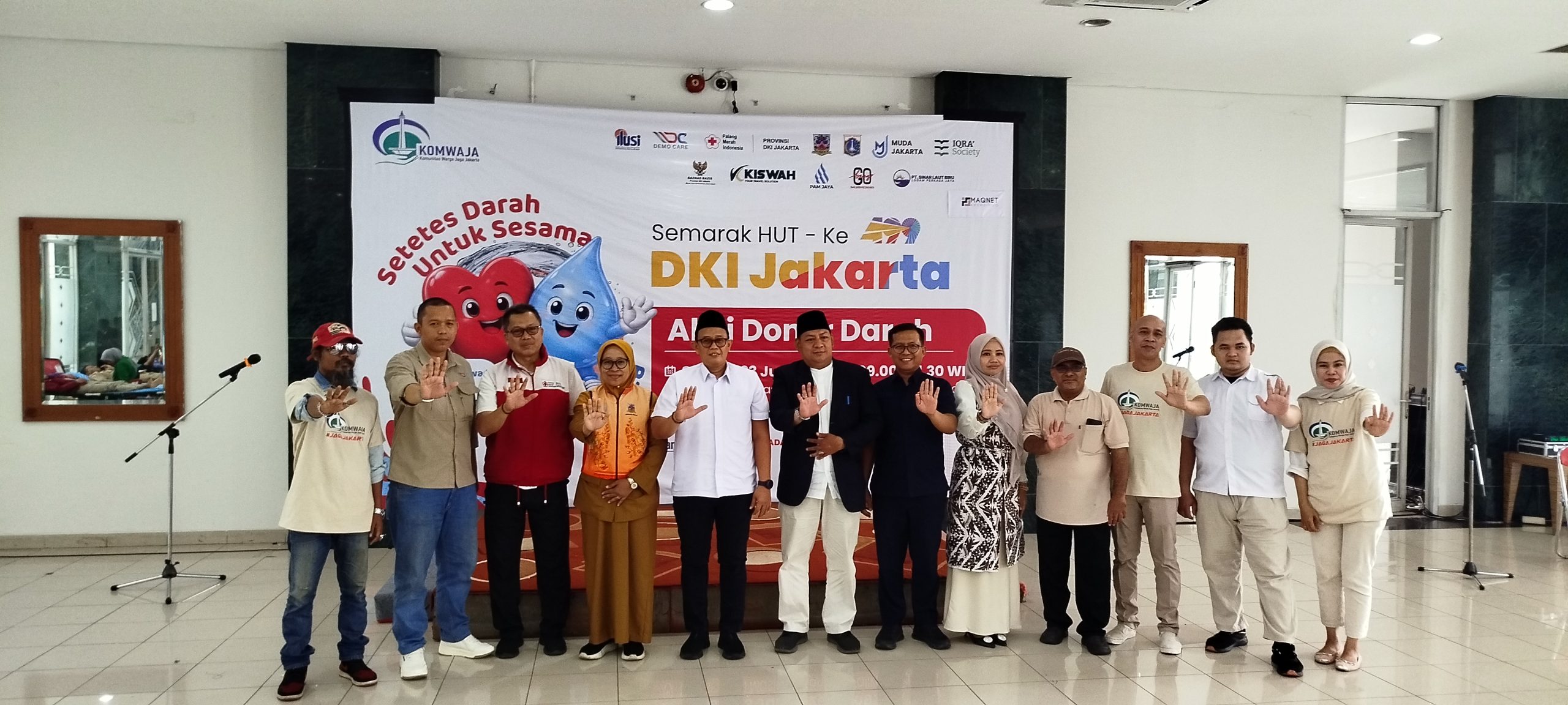 Peringati HUT Jakarta ke-499, KOMWAJA Gelar Donor Darah dan Deklarasikan Relawan Air Bersih