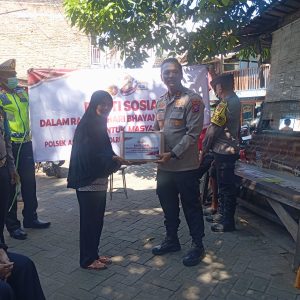 Dalam rangka memperingati Hari Bhayangkara ke-80, Polsek Asemrowo menggelar kegiatan sebagai bentuk rasa syukur sekaligus mempererat hubungan antara Polri dengan masyarakat.